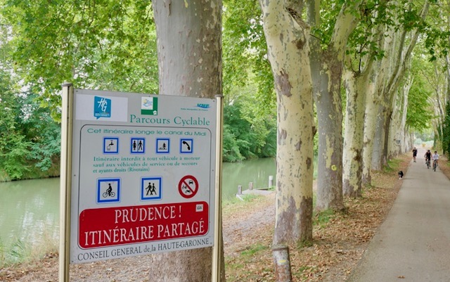 Le panneau du parcours cyclable